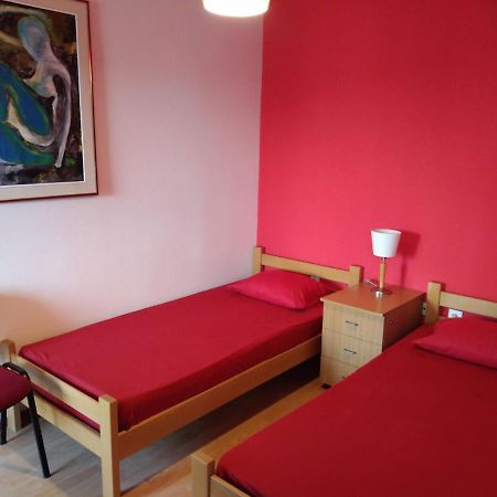 Skopje City Center Red Apartment Eksteriør bilde