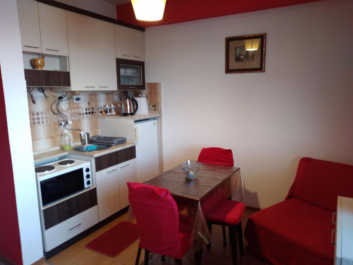 Skopje City Center Red Apartment Eksteriør bilde
