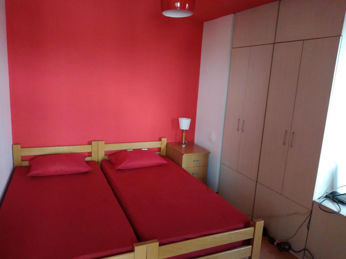 Skopje City Center Red Apartment Eksteriør bilde