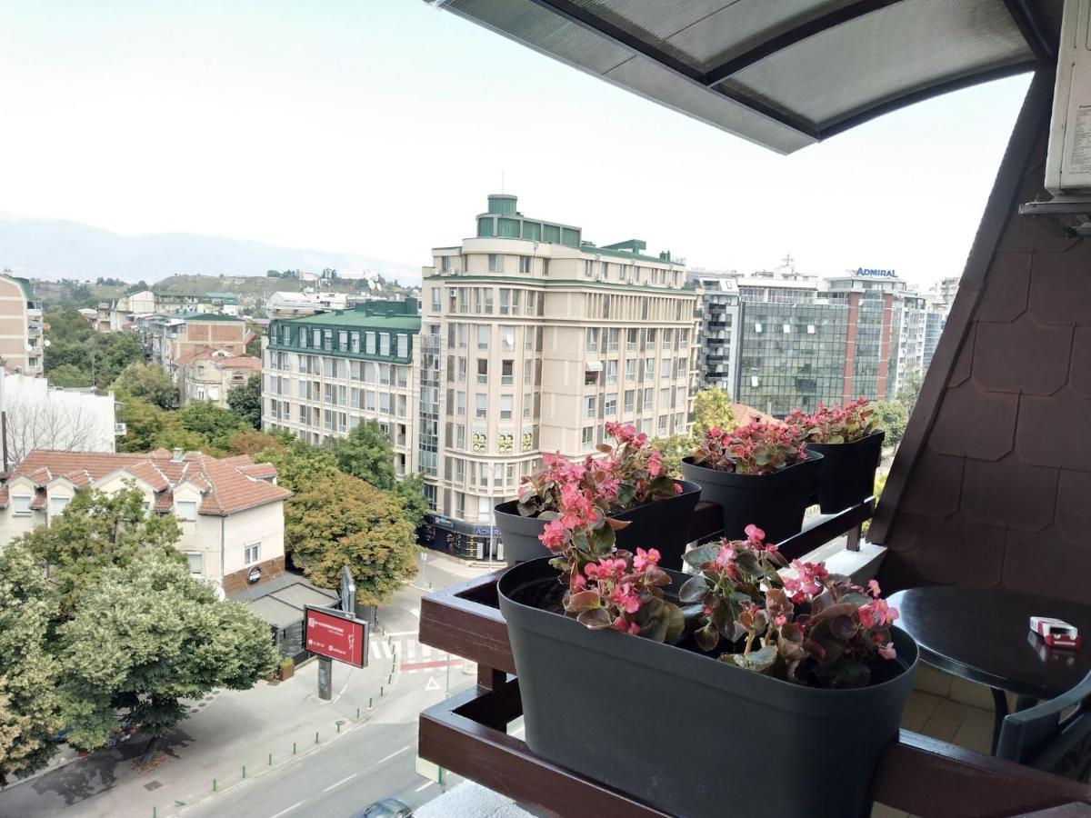 Skopje City Center Red Apartment Eksteriør bilde